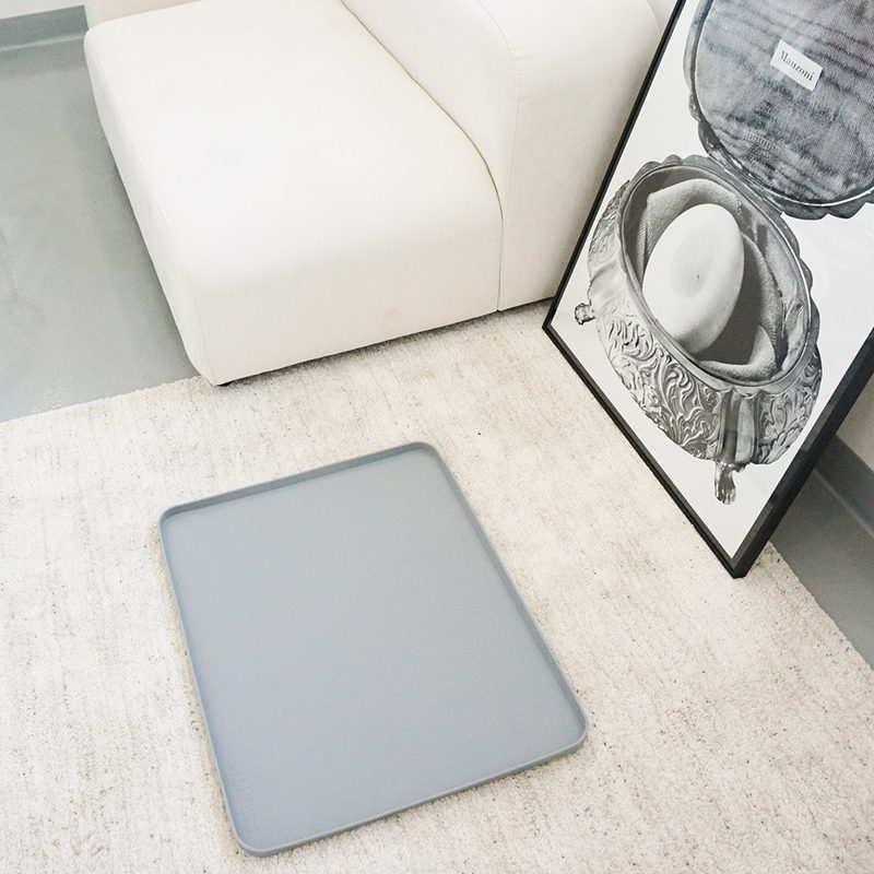 SILIKING Non-slip Silicone Pee Pad Tray